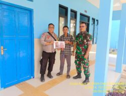 Sinergitas TNI – POLRI di Desa Sukamukti, Sosialisasikan Layanan Kepolisian 110 Bebas Pulsa