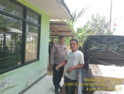 Aipda Tata Sasmita bersama Bripka Yuyun Yuwana  melaksanakan sambang/silatrahmi Kamtibmas dan dumas keliling dalam rangka BEYOND TRUST PRESISI