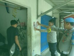 Anggota Polsek Tanjungmedar Sosialisasikan Layanan Kepolisian 110 Bebas Pulsa kepada Warga
