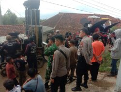 Kapolsek Sukasari Beserta Kanit Samapta Polsek Sukasari Memberikan Himbauan Kamtibmas Sebagai Langkah Preventif demi Terciptanya Situasi Kamtibmas Kondusif