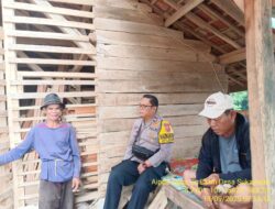 Bhabinkamtibmas Desa Sukamukti Aipda Agus Sukmana melaksanakan giat Sambang/ silaturahmi kamtibmas ke warga masyarakat
