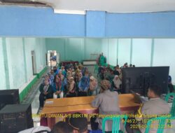 BRIPTU Diwan Ahmad Sopian ( Bhabinkamtibmas Desa Tanjungwangi) Monitoring  Pembagian Intensif Ketua RT/RW, Guru Paud , KPM, dan Kader Posyandu Desa Tanjungwangi