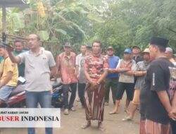 Ratusan Warga Desa Tunggul Pandean Menunggu Kehadiran Bupati Terkait Penolakan Pembangunan Gardu Induk PLN