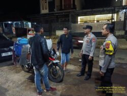 Anggota Polsek Sukasari Laksanakan Patroli KRYD Blue Light / Malam hari di Wilayah Kecamatan Sukasari Kabupaten Sumedang