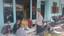 Bripka Yuyun Yuwana melaksanakan sambang/silatrahmi Kamtibmas dan dumas keliling dalam rangka BEYOND TRUST PRESISI di wilayah Kec. Tanjungmedar