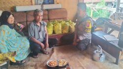 Bhabinkamtibmas Desa Genteng Melaksanakan Giat Sambang Dan Silaturahmi Kepada Warga masyarakat
