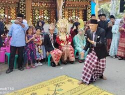 Pemdes Serang Bulan Dukung dan Apresiasi Masyarakat yang Mempertahankan dan Melestarikan Acara Adat dalam Pernikahan
