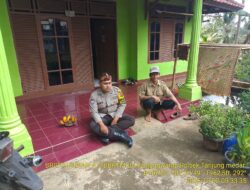 Briptu Diwan Ahmad melaksanakan sambang/silatrahmi Kamtibmas dan dumas keliling dalam rangka BEYOND TRUST PRESISI