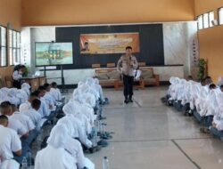 Polres Sumedang Berikan Materi Kemasyarakatan pada Orientasi Basis Paskibra 2025