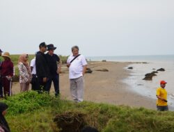 Tinjau Pesisir Balong, Delegasi Investor Asal Spanyol Tertarik Garap Pelabuhan Niaga Internasional di Jepara