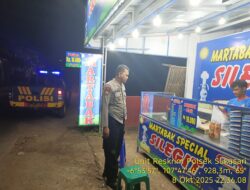 Anggota Polsek Sukasari Laksanakan Patroli KRYD Blue Light / Malam hari di Wilayah Kecamatan Sukasari Kabupaten Sumedang