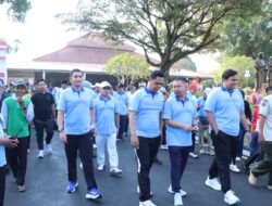 Kapolres Hadiri Senam Bersama dan Jalan Sehat Dalam Rangka Hari Santri Nasional 2025 di Jepara