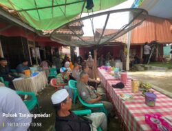 Bhabinkamtibmas Desa Cikaramas Bersama Unsur Muspika Tanjungmedar Laksanakan Pengamanan Kegiatan Hiburan Syukuran Warga di Dusun Bolang