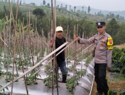 Bhabinkamtibmas Desa Genteng Melaksanakan Giat Sambang Dan Silaturahmi Kepada Warga masyarakat