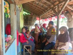 Bhabinkamtibmas Desa Sukamukti Aipda Agus Sukmana Laksanakan Silaturahmi Kamtibmas dan Dumas Keliling dalam Rangka BEYOND TRUST PRESISI.