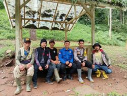 Bhabinkamtibmas Desa Genteng Melaksanakan Giat Sambang Dan Silaturahmi Kepada Warga masyarakat.