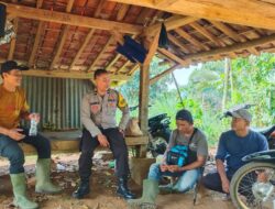 Aipda Dani Santika melaksanakan sambang/silatrahmi Kamtibmas dan dumas keliling dalam rangka BEYOND TRUST PRESISI di wilayah Kec. Tanjungmedar