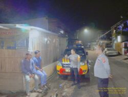 Anggota Polsek Sukasari Laksanakan Patroli Kryd Blue Light / Malam Hari Di Wilayah Kecamatan Sukasari Kabupaten Sumedang