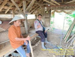 Aipda Agus Sukmana melaksanakan giat Sambang/ silaturahmi kamtibmas ke warga masyarakat.