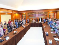 Bupati Tanah Bumbu Tegaskan Komitmen Tingkatkan Akuntabilitas Kinerja Lewat Rakoor Tindak Lanjut SAKIP Triwulan II 2025