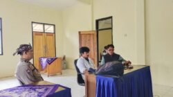 Aipda Dani Santika sambangi aparatur desa serta dumas keliling dalam rangka BEYOND TRUST PRESISI di wilayah Kec. Tanjungmedar