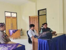 Aipda Dani Santika sambangi aparatur desa serta dumas keliling dalam rangka BEYOND TRUST PRESISI di wilayah Kec. Tanjungmedar