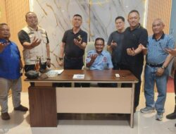 Ketua DPD KSPSI H Zainal Arifin Hulap dan Kadisnakertrans Sumsel Indra Bangsawan S.H,M.H. Diskusi Bahas Penetapan UMP/UMSP Sumsel Tahun 2026