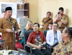 Bupati Tanah Bumbu Melalui Asisten Pemerintah Tim Surveyor Akreditasi Rumah Sakit Tingkatkan Mutu dan Evaluasi Akreditasi RSUD