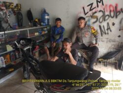 Briptu Diwan Ahmad melaksanakan sambang/silatrahmi Kamtibmas dan dumas keliling dalam rangka BEYOND TRUST PRESISI di wilayah Kec. Tanjungmedar