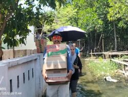 Yayasan Darul Esti Sumidah Salurkan Bantuan Pada Warga pondok Dua Yang Terdampak Banjir ROB