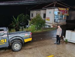 Anggota Polsek Sukasari Laksanakan Patroli Kryd Blue Light / Malam Hari Di Wilayah Kecamatan Sukasari Kabupaten Sumedang