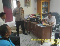 Aipda Dani Santika sambangi aparatur desa serta dumas keliling dalam rangka BEYOND TRUST PRESISI di wilayah Kec. Tanjungmedar