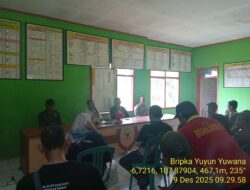 Bhabinkamtibmas Desa Kamal Monitoring Rapat Koordinasi Pemerintahan Desa dan Laksanakan Silaturahmi Kamtibmas