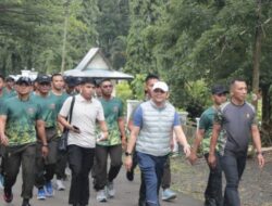 Bupati Andi Rudi Latif Ikuti Jalan Sehat Bersama TNI Yonif TP 828/BWM