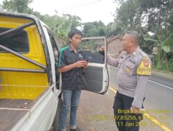 Bripka Yuyun Yuwana melaksanakan sambang/silatrahmi Kamtibmas dan dumas keliling dalam rangka BEYOND TRUST PRESISI