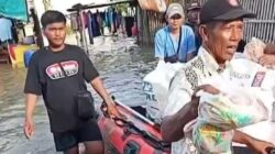 Kades Muara Bakti Kembali Salurkan Bantuan 2000 Kantong Paket untuk Warga Terdampak Banjir