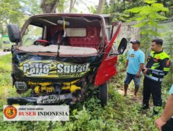 Truk Dump Oleng, Tabrakan dengan Honda BR-V di Jalan Blora–Ngawen