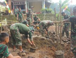 Bercucuran Keringat, Satgas TMMD ke-127 Kodim 0617/Majalengka Bangun Pondasi Pos Kamling di Sindangwang