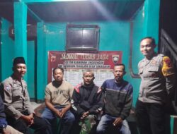 Bhabinkamtibmas Monitoring Ronda Malam, Perkuat Kamtibmas di Desa Sukagalih