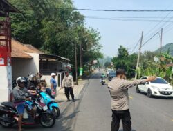 Polres Sumedang Intensifkan Pengaturan Lalu Lintas di Pertigaan Cimuja Cimalaka, Arus Kendaraan Lancar
