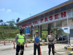 Polres Sumedang Lakukan Pengaturan Lalu Lintas di GT Paseh, Arus Kendaraan Terpantau Lancar