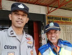 Polisi Atur Lalu Lintas Di Pasar Cimalaka,Kapospam Pastikan Arus Lanacar Saat Ops Ketupat Lodaya 2026 