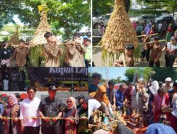 15 Menit, Ribuan Kupat Lepet Ludes Diserbu Warga, Puncak Pesta Lomban 2026 di Pantai Kartini Meriah