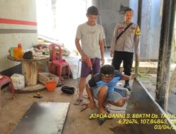 Aipda Dani Santika melaksanakan sambang/silatrahmi Kamtibmas dan dumas keliling dalam rangka BEYOND TRUST PRESISI di wilayah Kec. Tanjungmedar