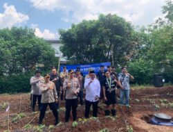 Polres Sumedang Dukung Ketahanan Pangan, Kapolres Tanam 500 Bibit Ubi Cilembu Bersama PMII