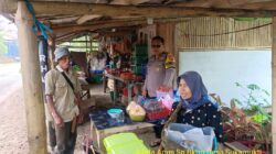 Bhabinkamtibmas Desa Sukamukti Aipda Agus Sukmana Laksanakan Silaturahmi Kamtibmas dan Dumas Keliling dalam Rangka BEYOND TRUST PRESISI.  