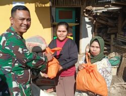 Dansatgas TMMD ke-128 Kodim 0611/Garut Salurkan Bansos Secara  Door To Door  Kepada Warga