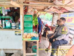 Bhabinkamtibmas Desa Sukamukti Aipda Agus Sukmana Laksanakan Silaturahmi Kamtibmas dan Dumas Keliling dalam Rangka BEYOND TRUST PRESISI. 