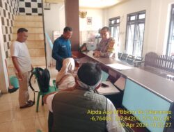 Aipda Ade Mulyana Bhabinkamtibmas Desa Cikaramas Tanjungmedar Polres Sumedang melaksanakan sambang/silatrahmi kamtibmas