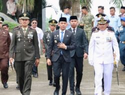 Bupati Andi Rudi Latif Pimpin Upacara Peringatan Hari Kebangkitan Nasional dan Proklamasi Gubernur Tentara ALRI Divisi IV Pertahanan Kalimantan Ke-77